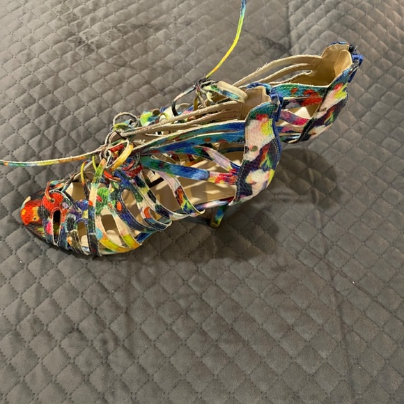 #ShoeCraze - Picture 4 of 12